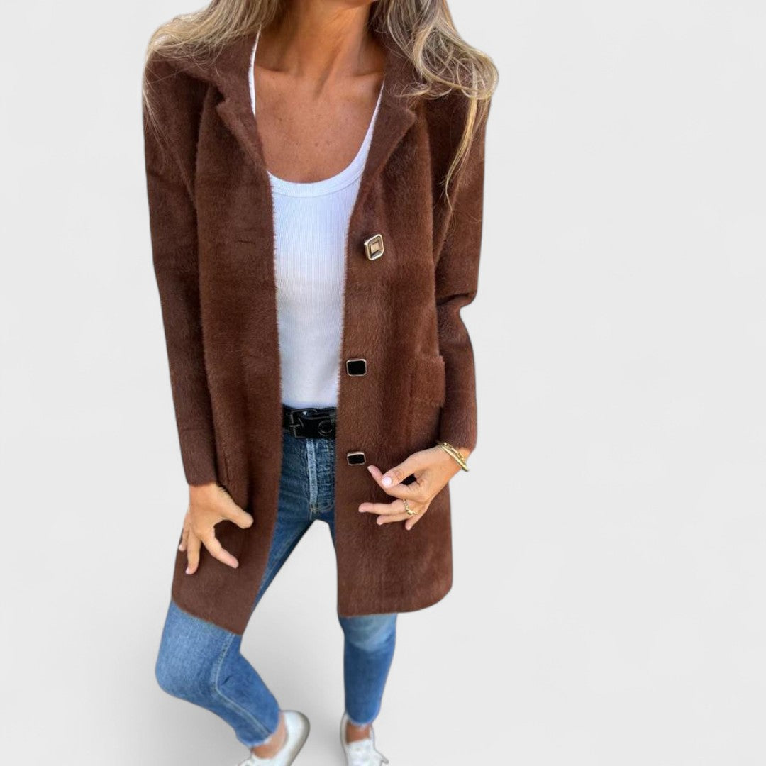 Marce - Elegant and sturdy coat