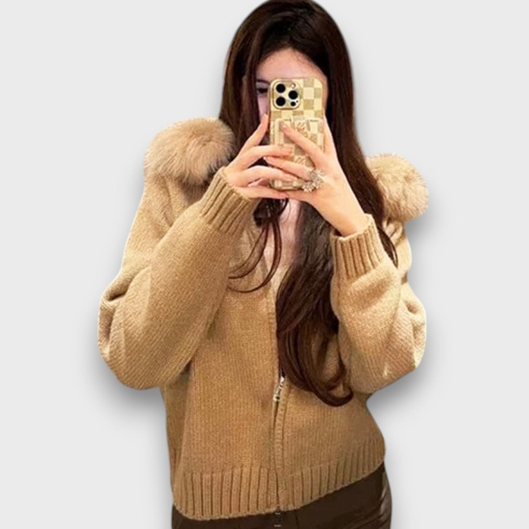 Alisanne – Zip-up knitted jacket with faux fur collar