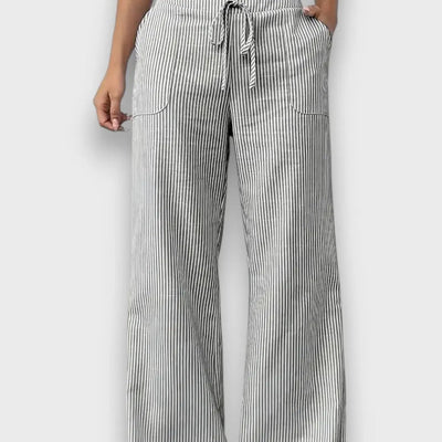 Karina – Trousers with thin stripes